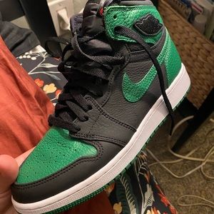 2020
Air Jordan 1 Retro High OG 'Pine Green